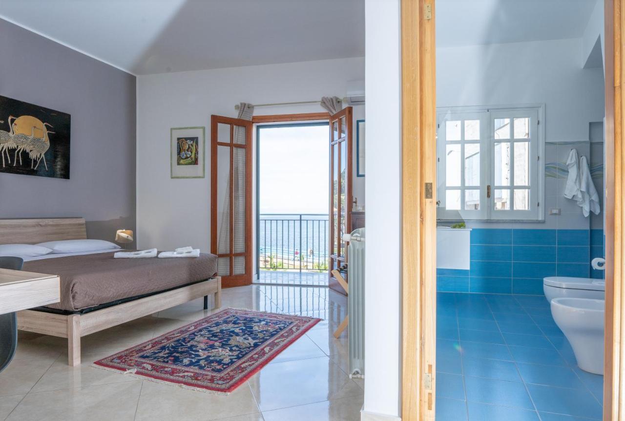B&B Una Terrazza Sul Golfo Di Sferracavallo Eksteriør bilde