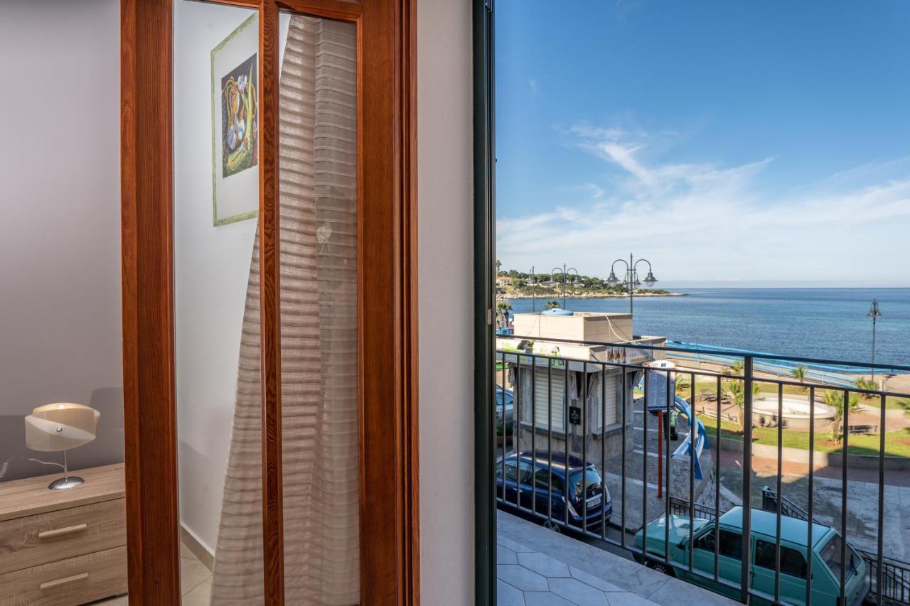 B&B Una Terrazza Sul Golfo Di Sferracavallo Eksteriør bilde